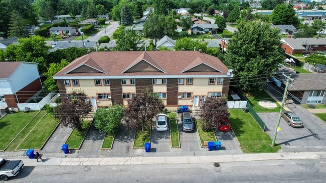 Building Photo - Pointe-Gatineau