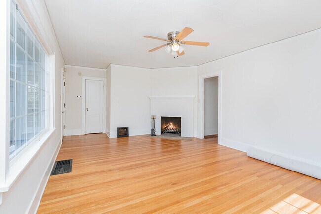 Photo - 4814 36th Ave NE