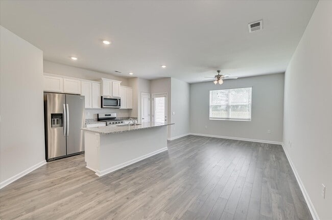 Photo - 801 Grovebury Ct