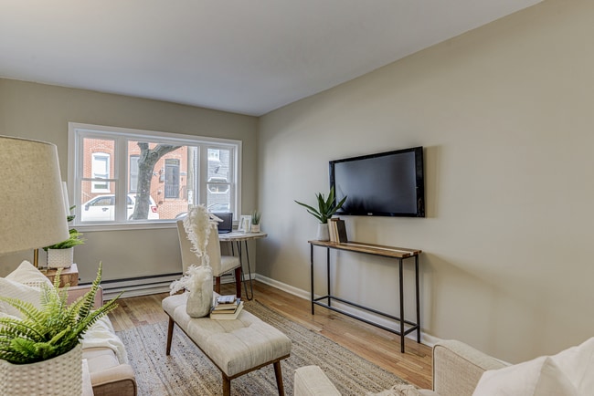 Photo - 1736 Light St Unit B