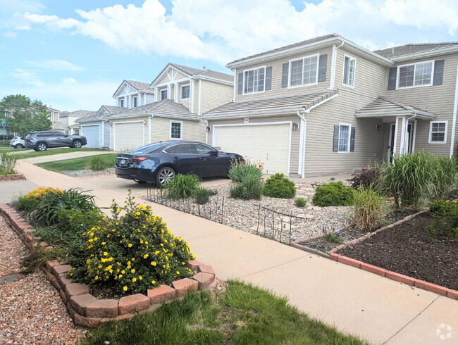 Building Photo - Gorgeous Denver Home - Real Granite Counte...