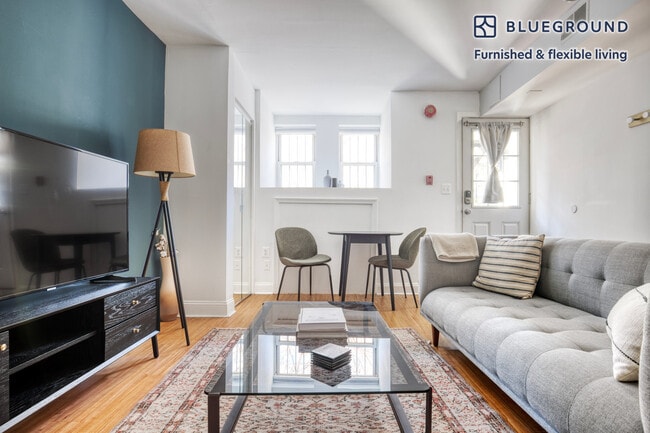 Building Photo - 1415 17th St NW Rental