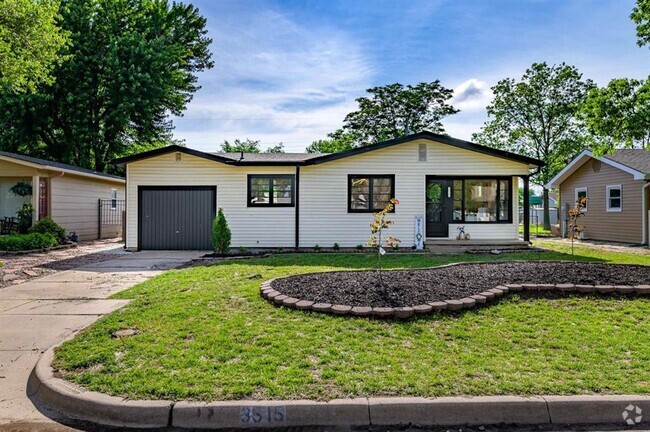 Building Photo - Updated 2 bedroom home in South Wichita!