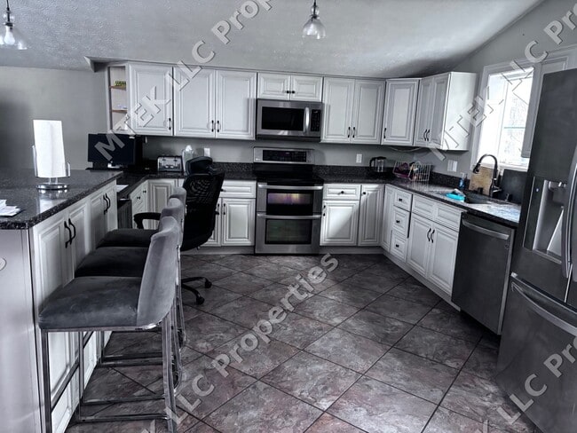 8 Pinehurst Ct