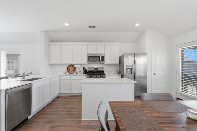 Photo - 651 Spring Ashberry Ct