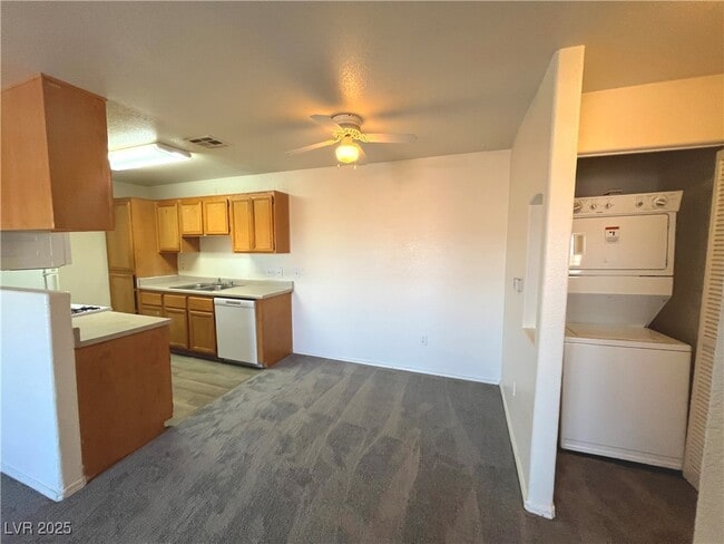 Photo - 4730 E Craig Rd Unidad 2017