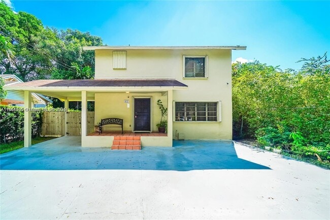 Building Photo - 927 SW 15th Ave Rental