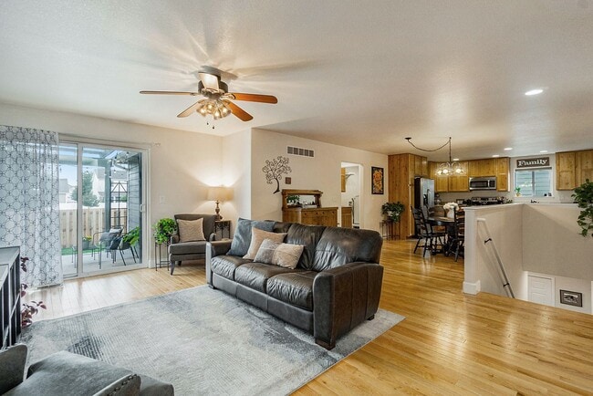 Photo - Gorgeous 6 Bedroom/3.5 Bathroom Home!