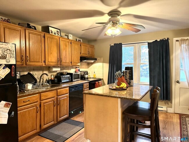 Photo - 480 Radmere Rd Unit B