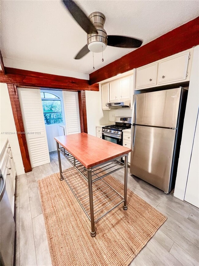 Photo - 320 W 55th St