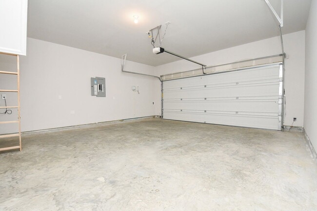 Photo - 16493 Moss Ln