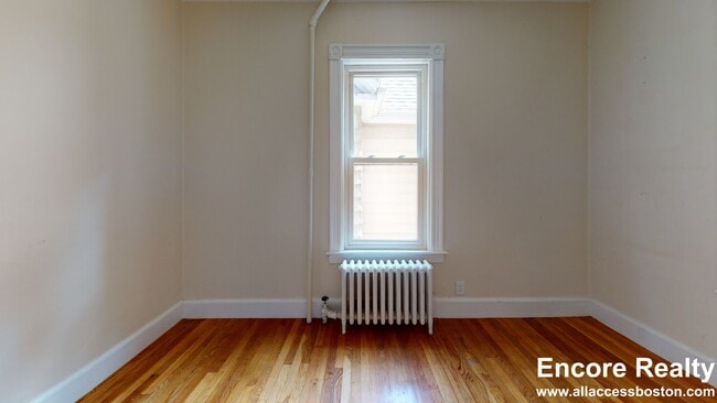Photo - 74 Saint Rose St Unit 2
