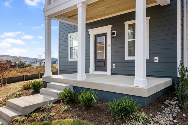 Building Photo - 1101 Balsam Ln