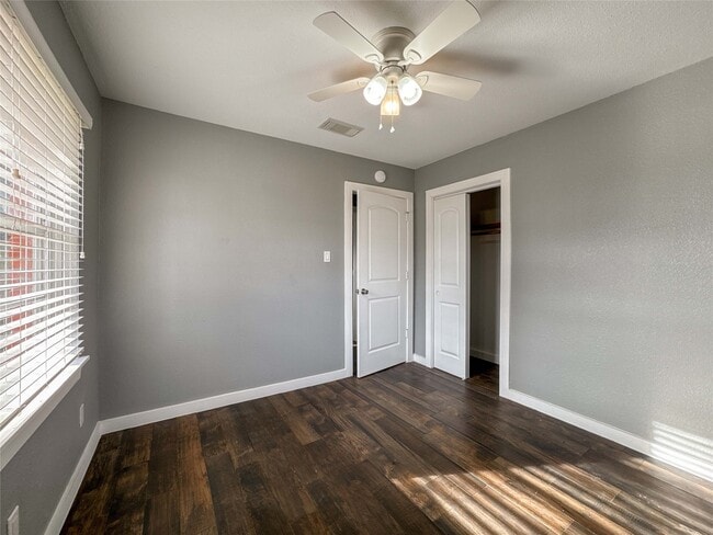 Photo - 5619 Wood Creek Way