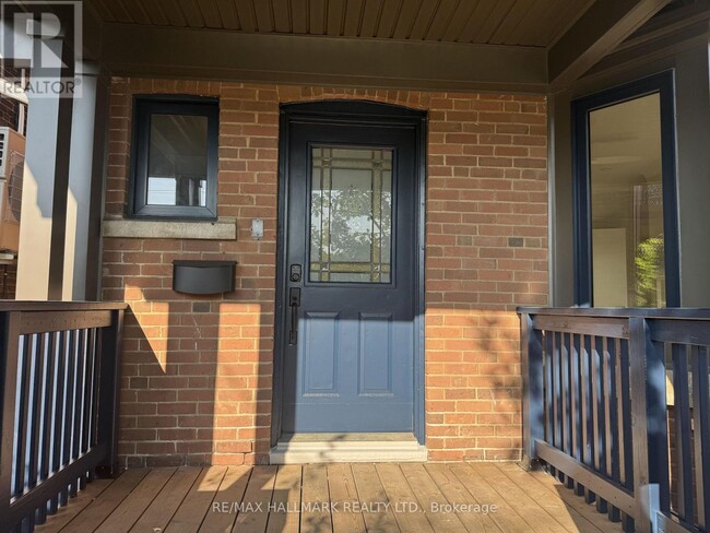 Photo - 553 Broadview Ave Unit Upper