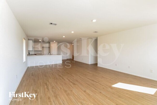 Photo - 508 Maple Bnd Ln