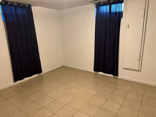 Photo - Long Realty & Property Management - 4 Bed ...