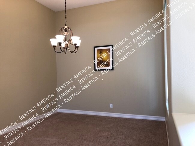 Photo - 2922 E Caldwell St