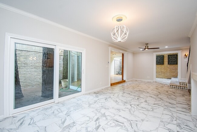 Building Photo - 201 Vanderpool Ln Unit 27 Rental