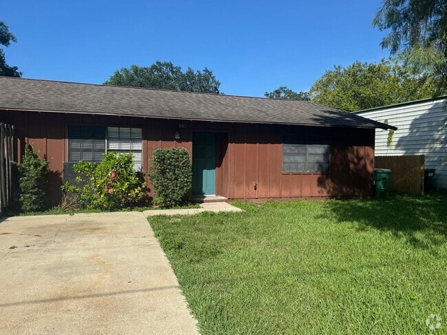 Building Photo - 2/1 Duplex in Holly Hill Rental