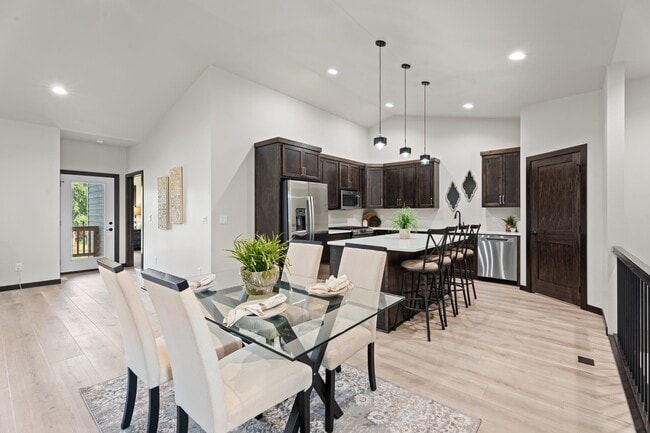 Photo - 1107 S Foss Ave