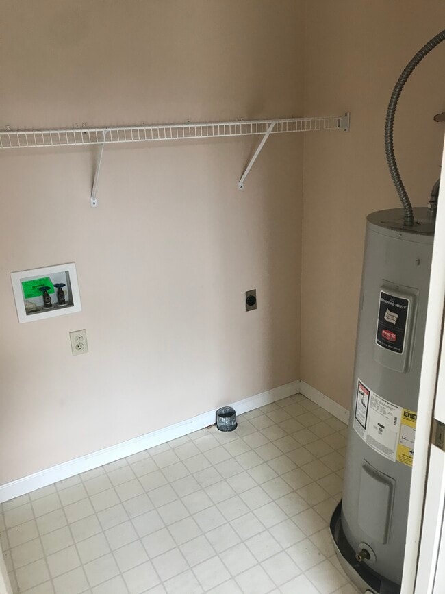 Photo - 220 Pepperhill Dr