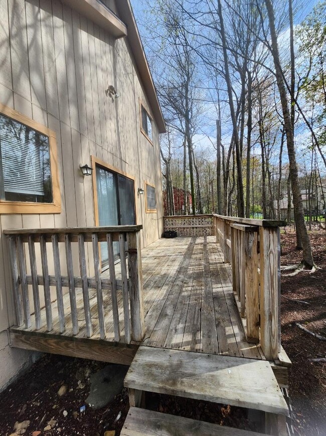 Photo - 940 Country Pl Dr