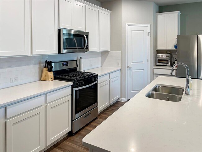 Photo - 897 Lone Peak Wy