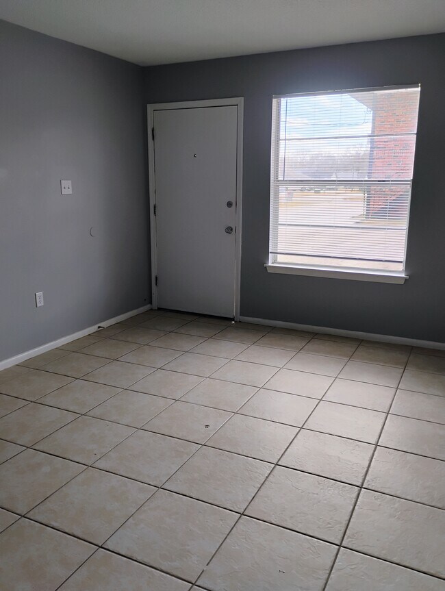 Photo - 1120 Shilo Ave Unit D