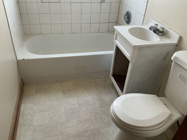 Photo - 3133 W Clybourn St Unidad #4