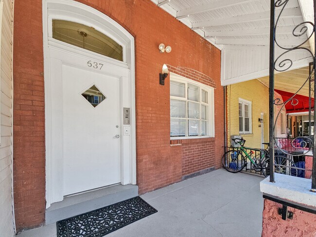 Building Photo - 637 N 32nd St Unit 1