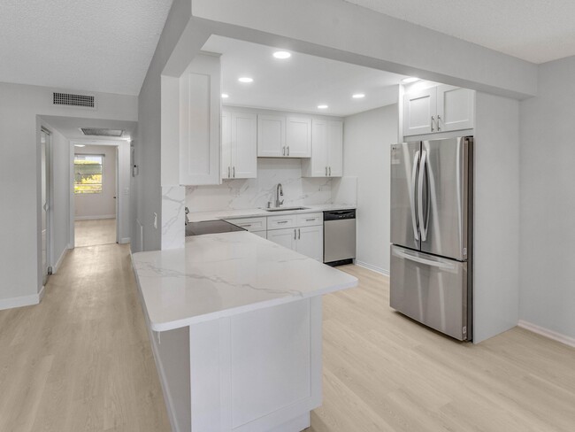 Photo - 2030 Hythe B Condo