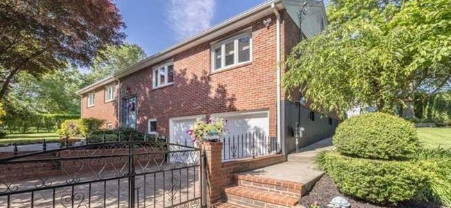 Photo - 21 Rowe St House