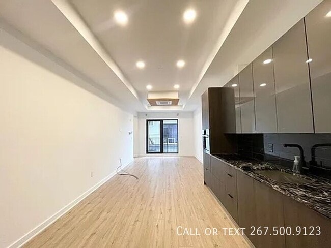 Building Photo - 1306 N Front St Unit 3H