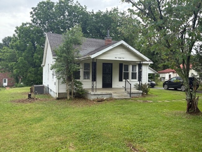 Building Photo - Murfreesboro 1250 SF, 3BR/1.5BA near downtown Murfreesboro