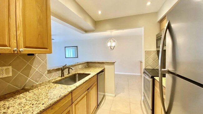 Building Photo - 125 Shore Ct Unit 102b Rental