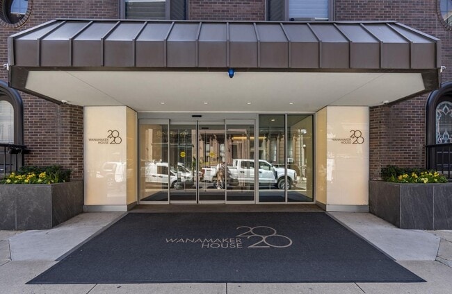 Building Photo - 2020 Walnut St Unit 10G