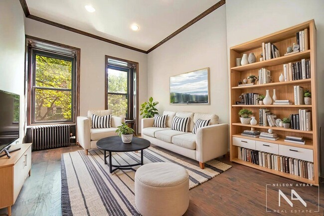Building Photo - 533 3rd St Rental
