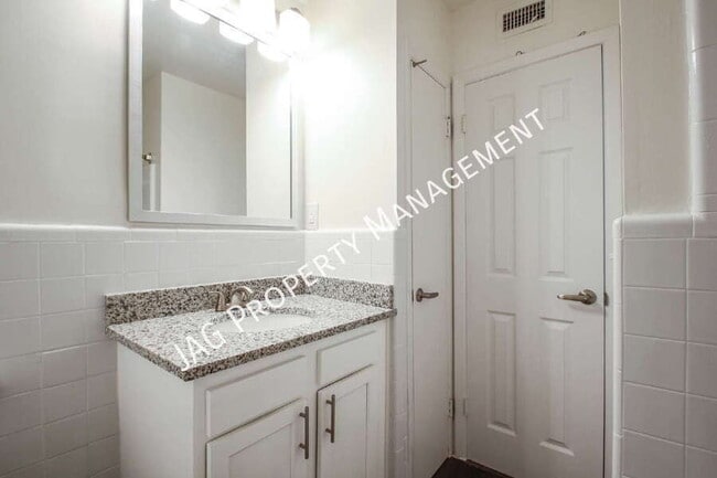 Photo - 1436 Berrier St