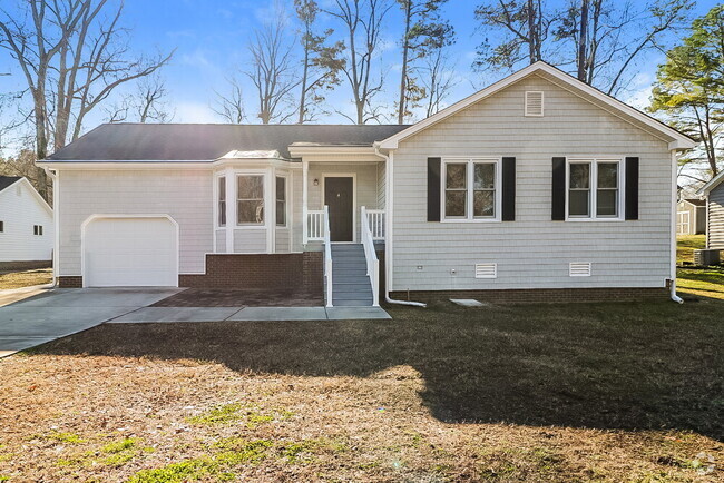 Building Photo - 303 Southampton Dr Rental
