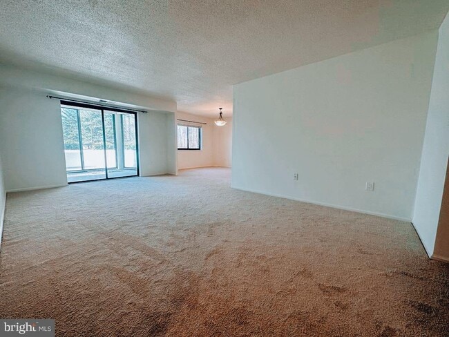 Photo - 15100 Interlachen Dr Unit 4-111