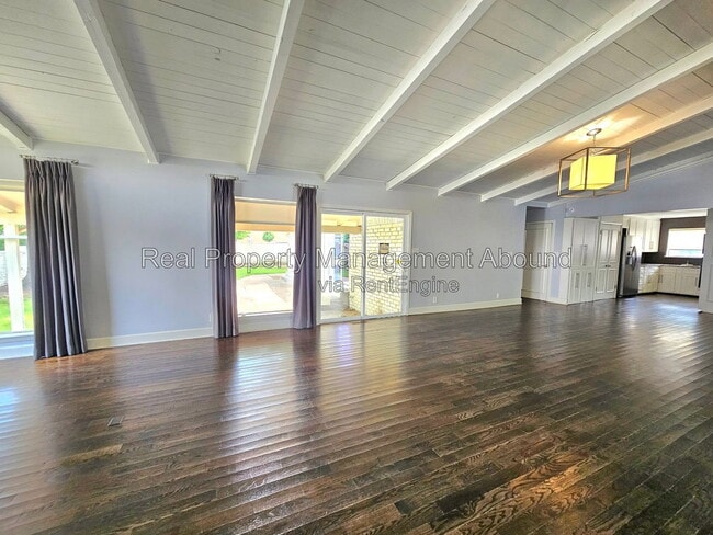 Photo - 5019 S Joplin Ave