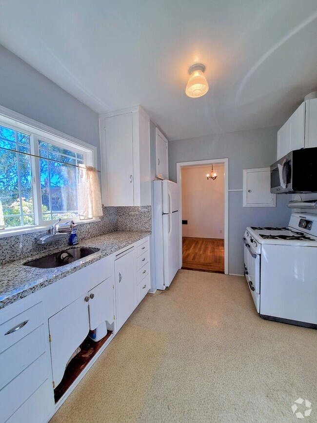 Building Photo - N11th98EJul10 Unit 298 Rental