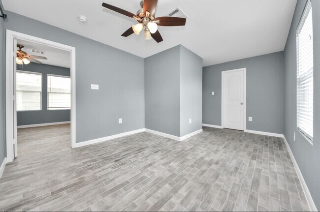 Photo - 109 N Eastwood St