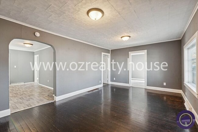 Photo - 1647 Eleanor Ave