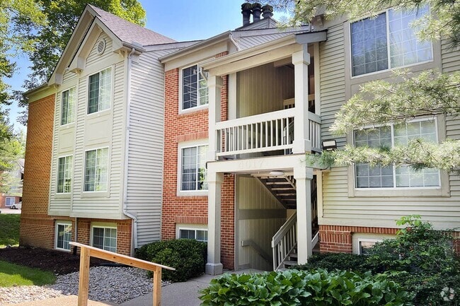 Building Photo - The Vinings Apartments