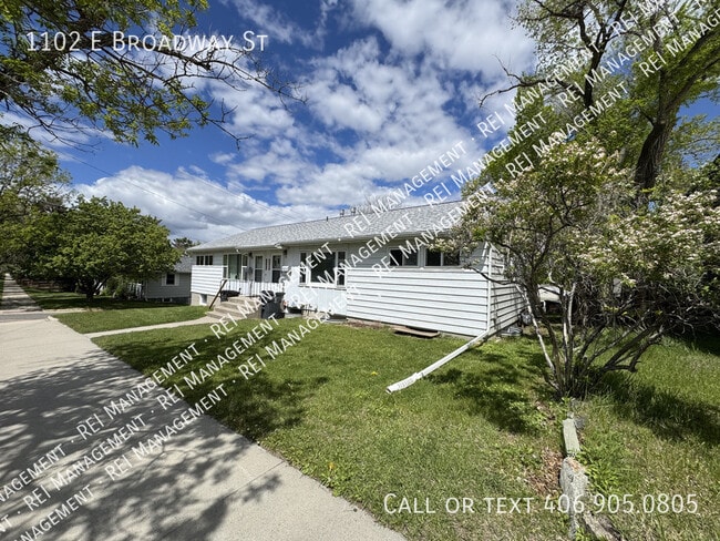 Photo - 1102 E Broadway St