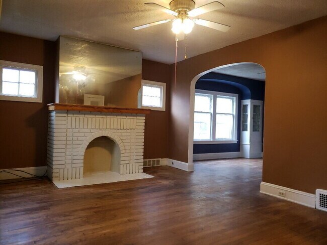 Photo - 3657 Chelton Rd