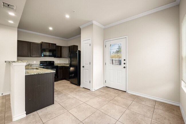 Photo - AVAILABLE NOW! Nice 3 bedroom townhouse located in Northeast San Antonio!