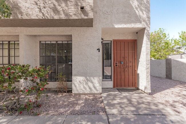 Photo - 736 S Farmer Ave Unidad 01